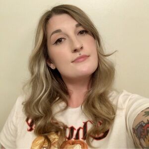 Meet your Posher, Katelyn